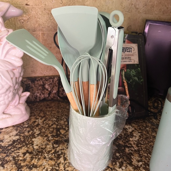 New silicon kitchen utensil set - Picture 3 of 3